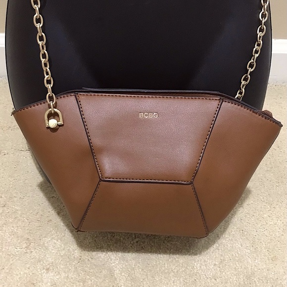 🆕🔥BCBG SUPER CUTE CHESTNUT BROWN LEATHER BUCKET&GOLD:HARDWARE CROSSBODY/PURSE - Picture 5 of 16
